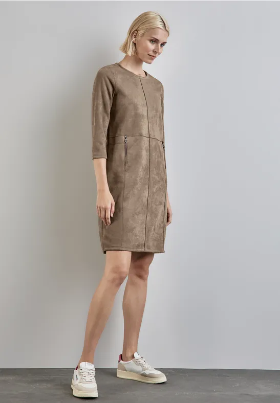 Kleid in Velours-Optik rich mocha