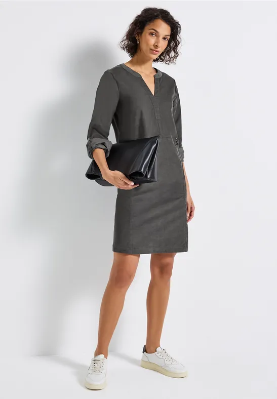 Corduroy jurk met gespleten hals concrete grey