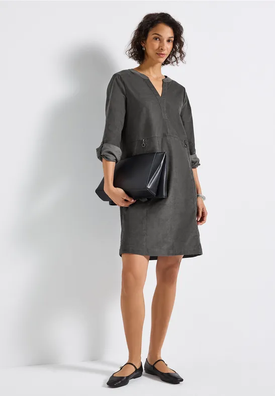 Corduroy jurk met gespleten hals concrete grey