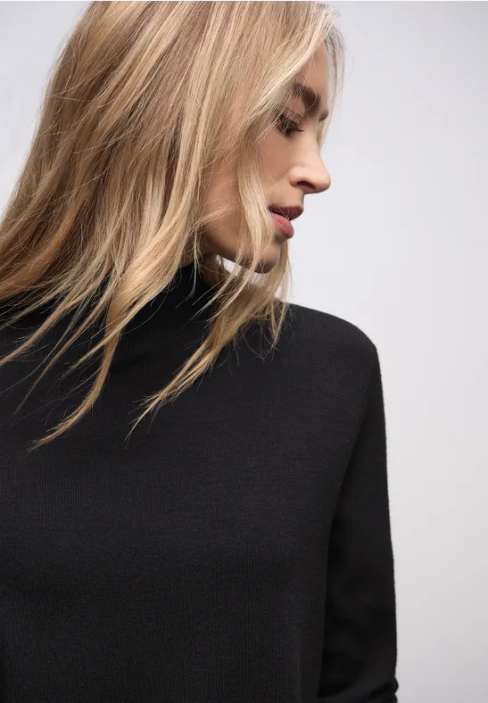 Turtleneck Strickkleid Black