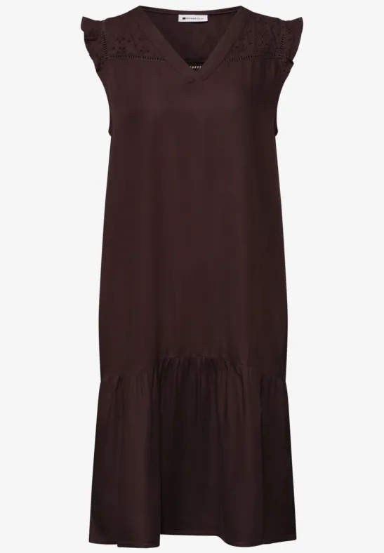 Dunkelbraunes, ärmelloses Midikleid mit V-Ausschnitt, Rüschensaum und zarter Spitzenverzierung an den Schultern.