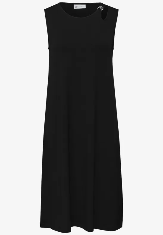 Eenvoudige, mouwloze, zwarte lange jurk met wijde A-lijn en ronde hals.