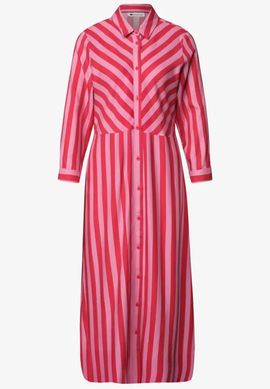 Midi-jurk met rood-rose strepen, 3/4-mouwen, overhemdkraag, knoopsluiting en tailleceintuur.