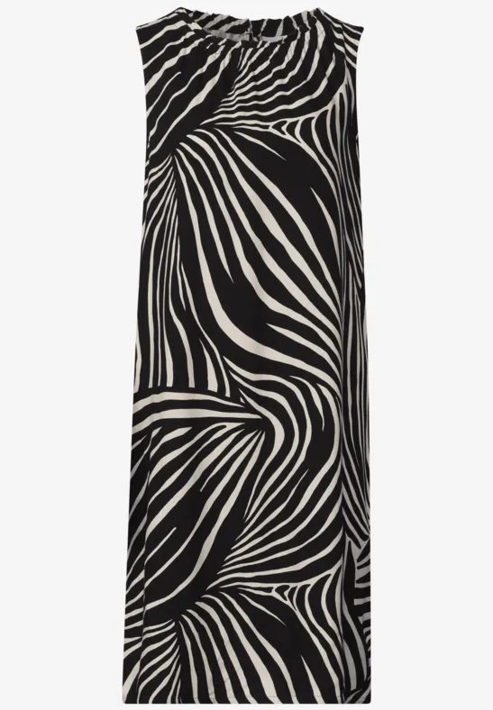 Mouwloze rechtvallende jurk met abstract zwart-wit patroon