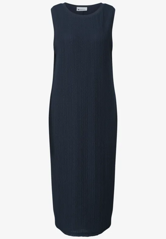 Mouwloze midi-jurk in donkerblauw ribgebreide stof met ronde hals.