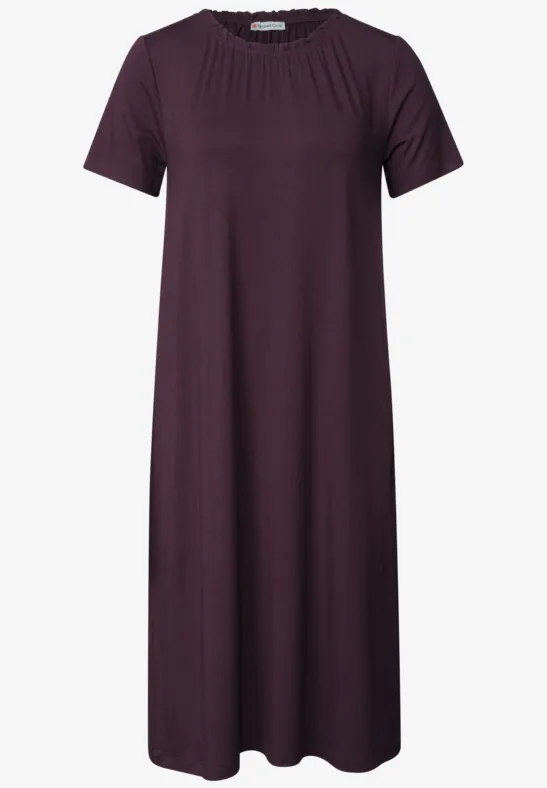 Robe t-shirt violette à col rond, manches courtes et coupe ample