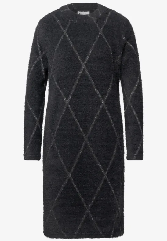 Robe-pull anthracite à manches longues et motif losanges, coupe genou, texture douce façon teddy