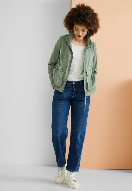 Moderner Windbreaker dark desert mint