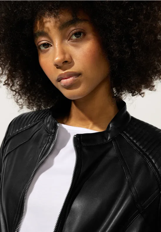 Jacke in Lederoptik Black