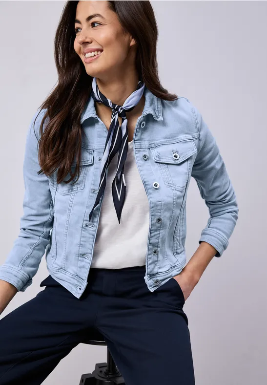 Jeansjacke mit Brusttaschen und Knöpfen Light blue washed