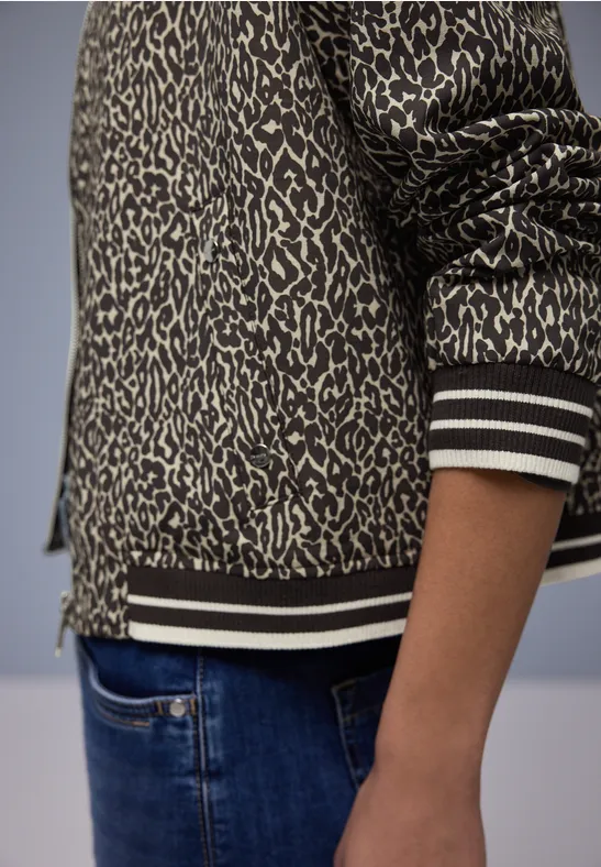 Leo Blouson molten earth