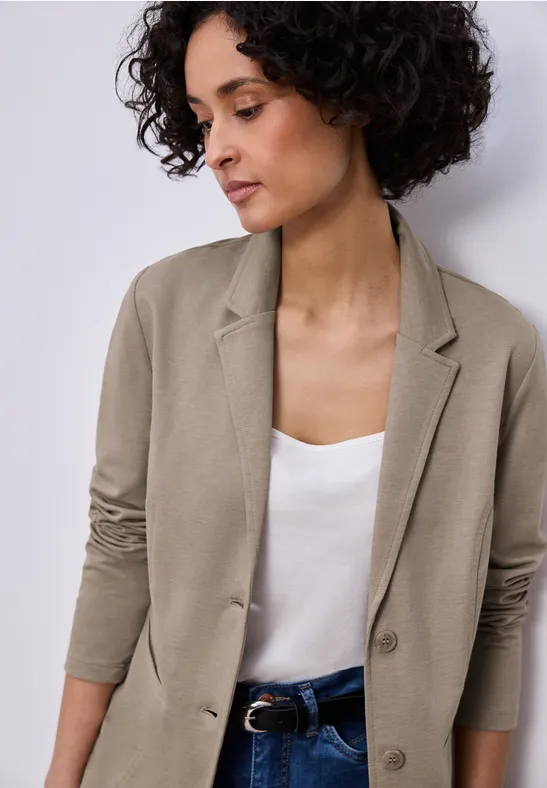 Blazer de base light terra mocha mel.
