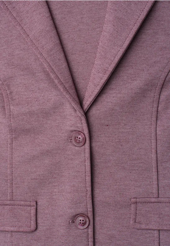 Lilarfarbener Blazer mit Reverskragen, zwei Knöpfen und Klappentaschen.