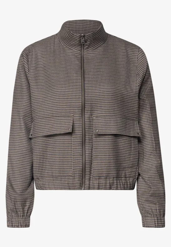 Graue Jacke mit feinem Karomuster, Stehkragen, Reißverschluss und aufgesetzten Taschen.
