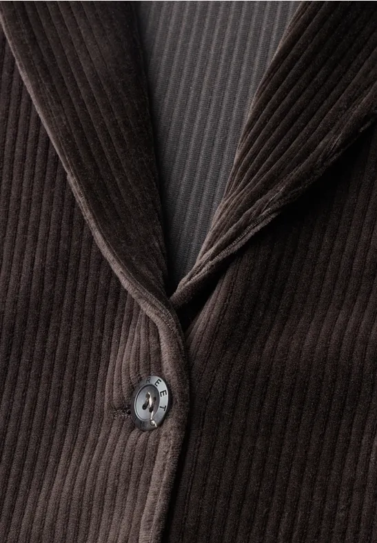 Dunkelbrauner Cord-Blazer mit feinen Rippen und Knopffront.
