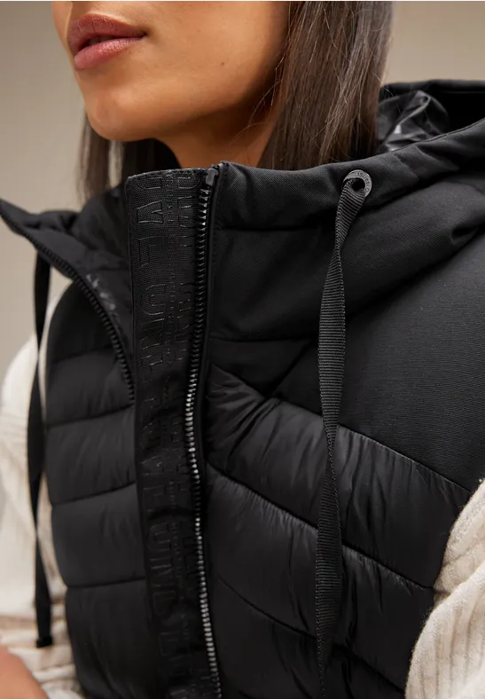 Lange Materialmix Weste Black