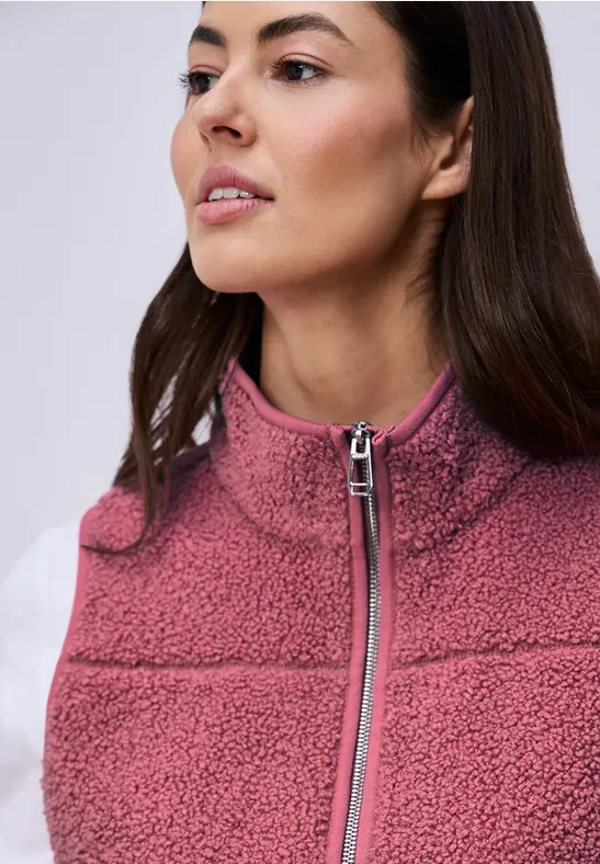 Weste aus Teddy-Material mit Zipper desert berry