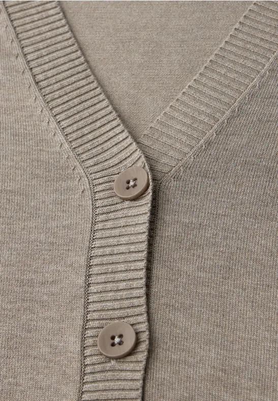Vest met V-hals mocha dream mel.