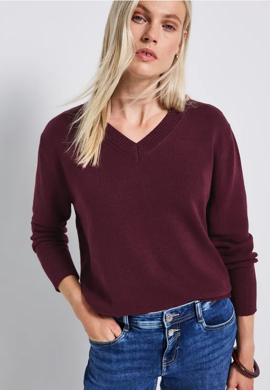 V-Neck Pullover wildberry red