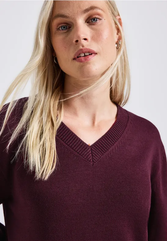 V-Neck Pullover wildberry red