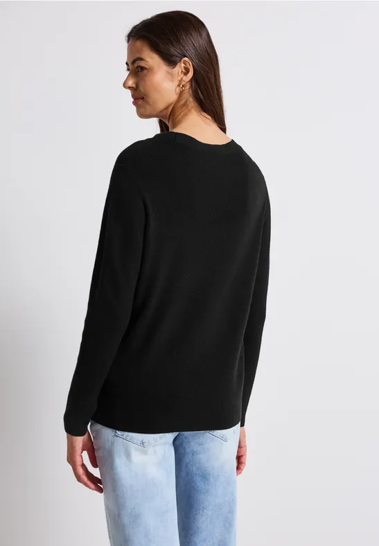 Basic V-Neck Pullover Black