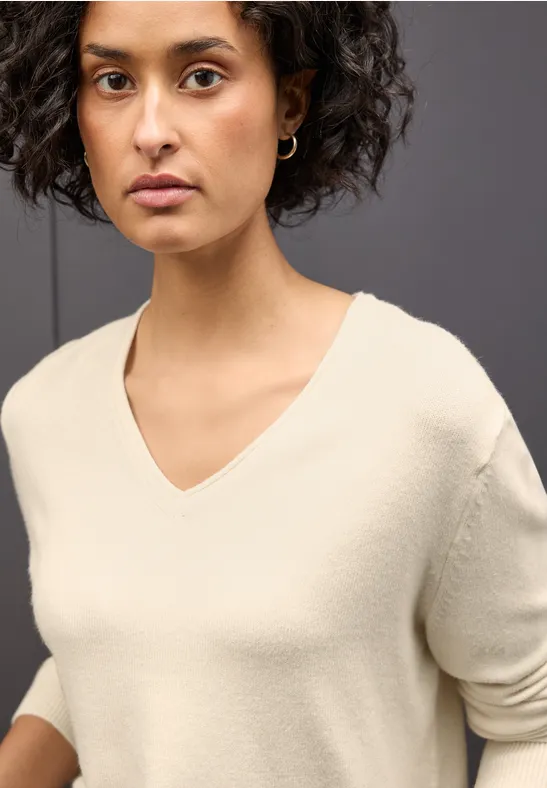 Pull douillet à col en V soft beige