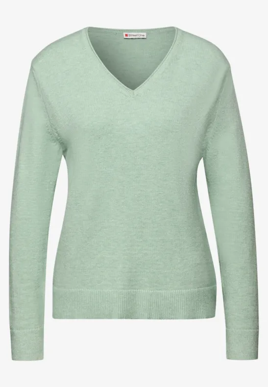 Gezellige trui met V-hals serene green mel.