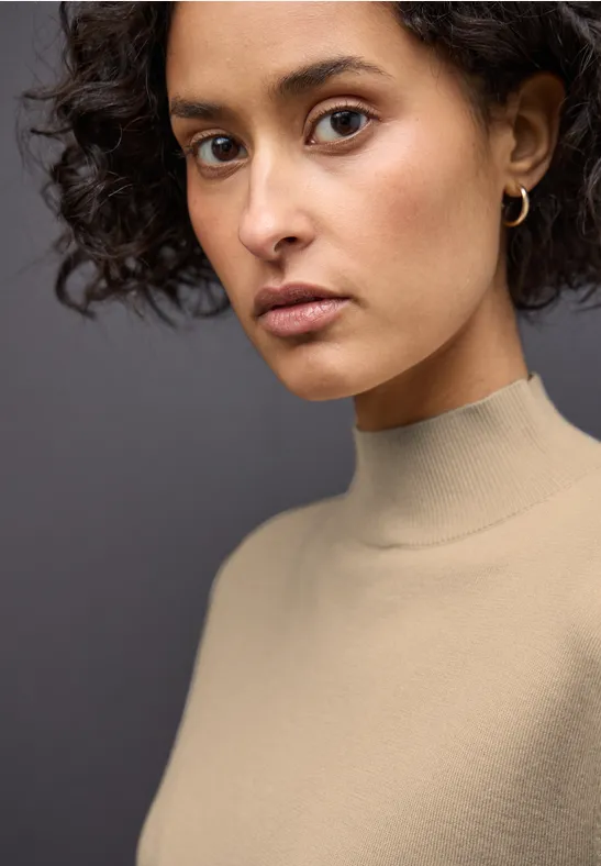 Pullover mit Turtleneck sanded beige