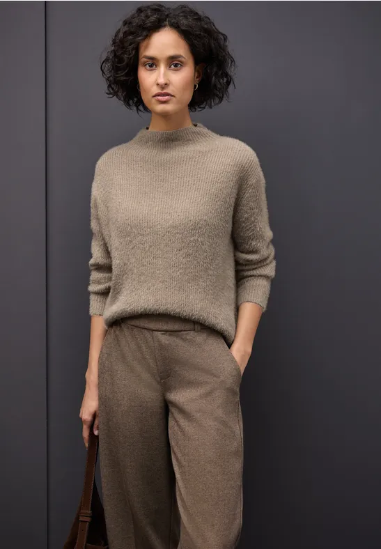 Pull en fil de plume mocha glow