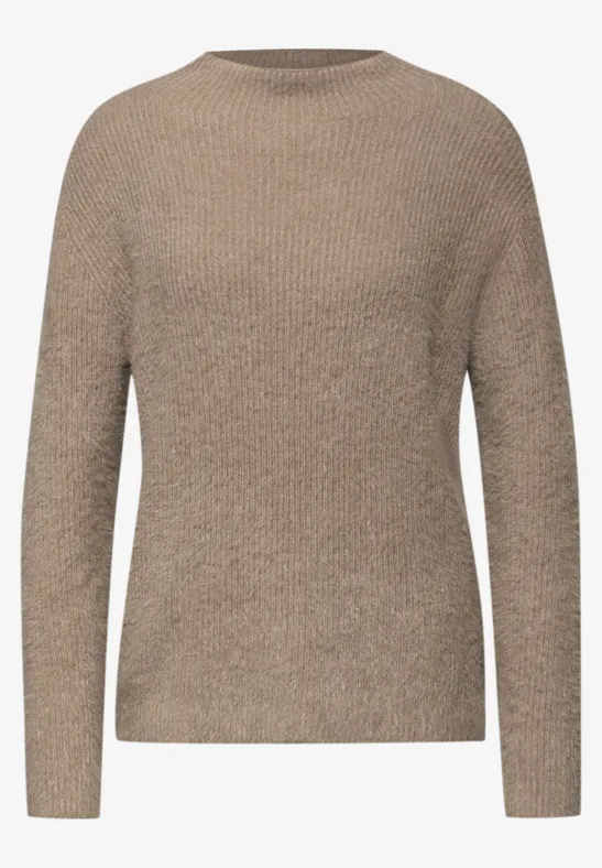 Pull en fil de plume mocha glow