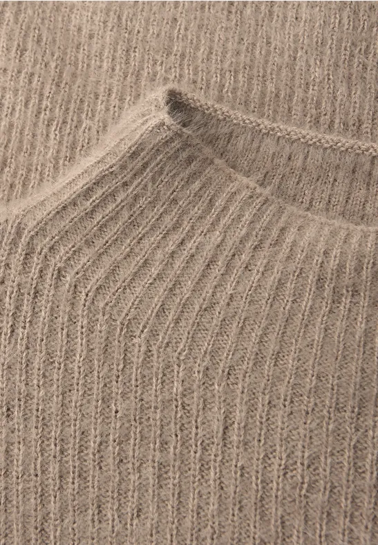 Pull en fil de plume mocha glow