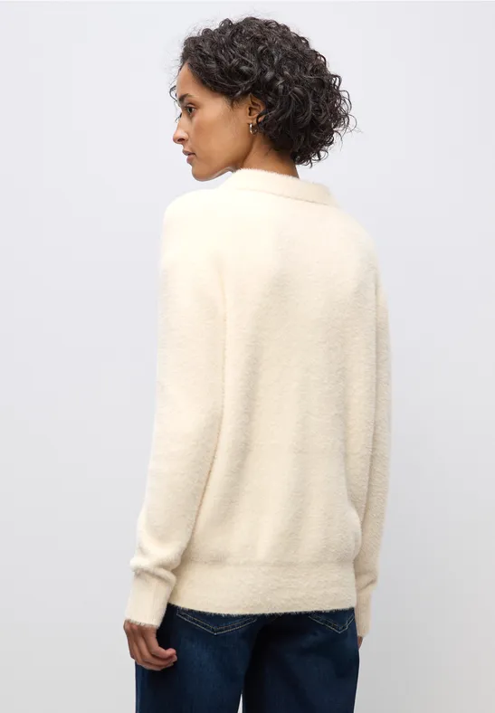Pull en fil de plume soft beige