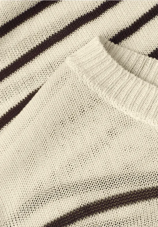Beiger Strickpullover mit schwarzen Querstreifen