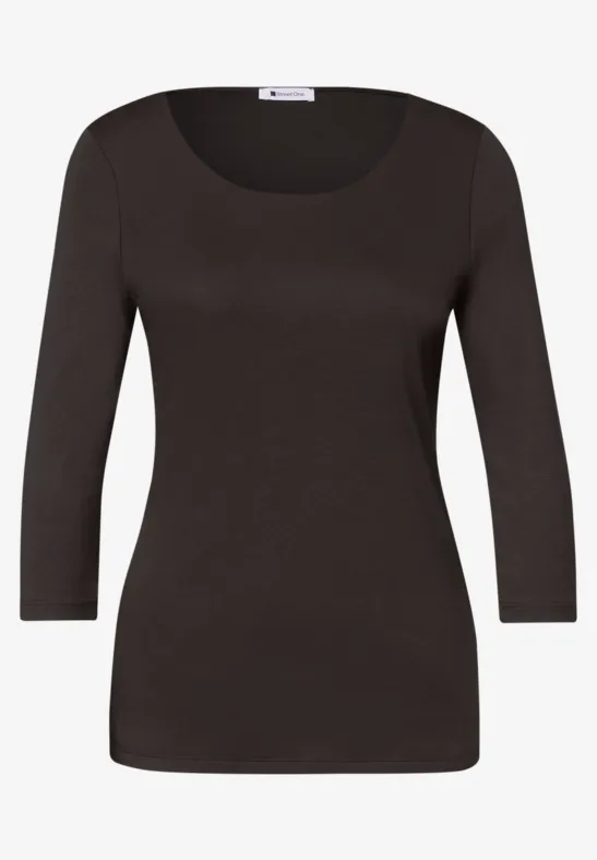 Schlichtes schwarzes Damen-Shirt mit 3/4-Ärmeln und Rundhalsausschnitt.