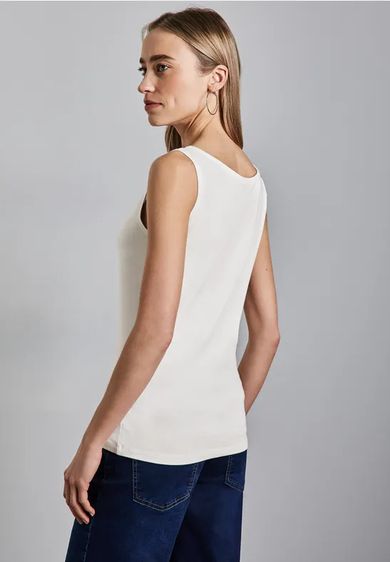 Basic top in effen kleur off white