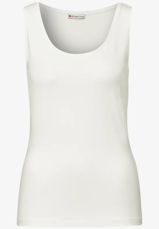 Basic top in effen kleur off white