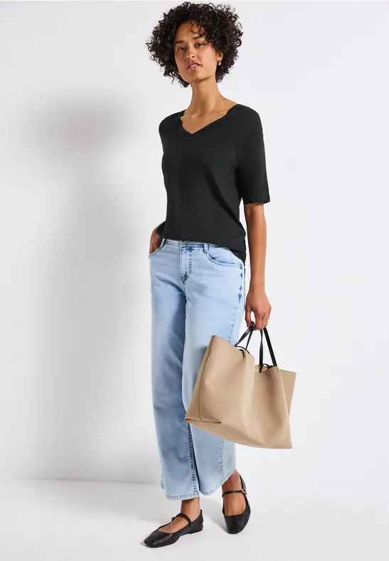 V-Neck T-Shirt Black