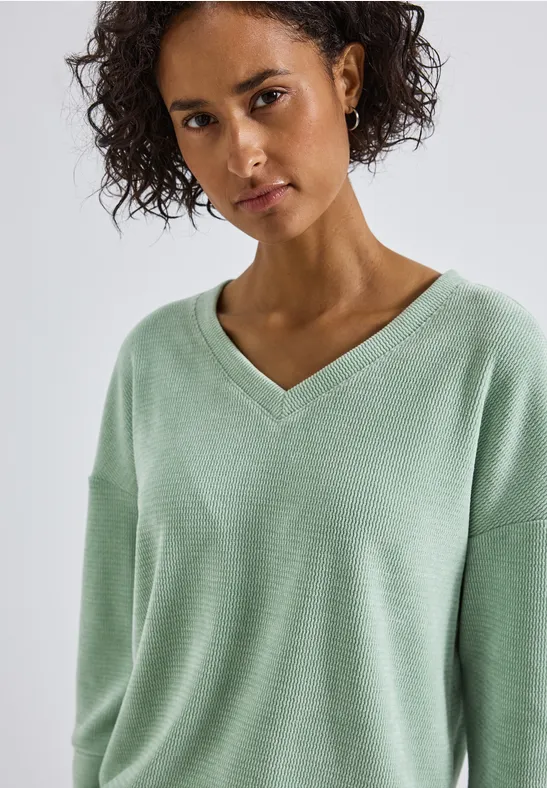 Knus shirt met V-hals serene green