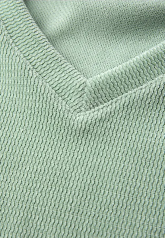 Knus shirt met V-hals serene green