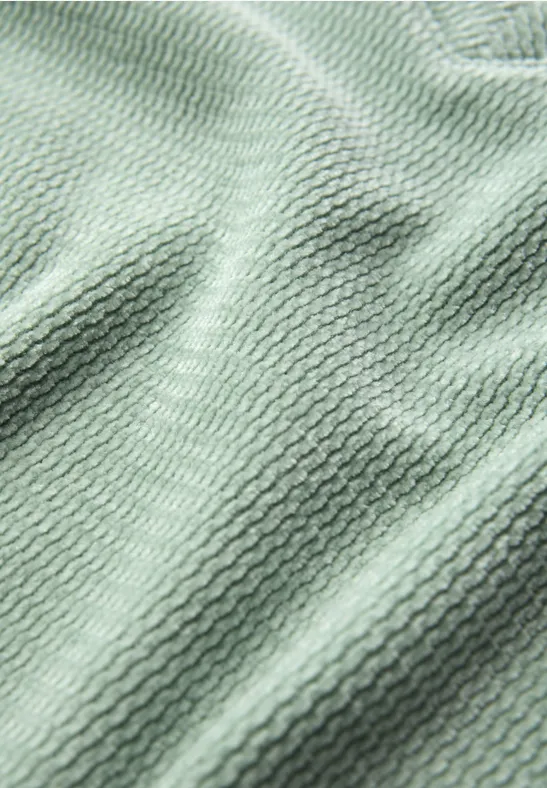 Knus shirt met V-hals serene green