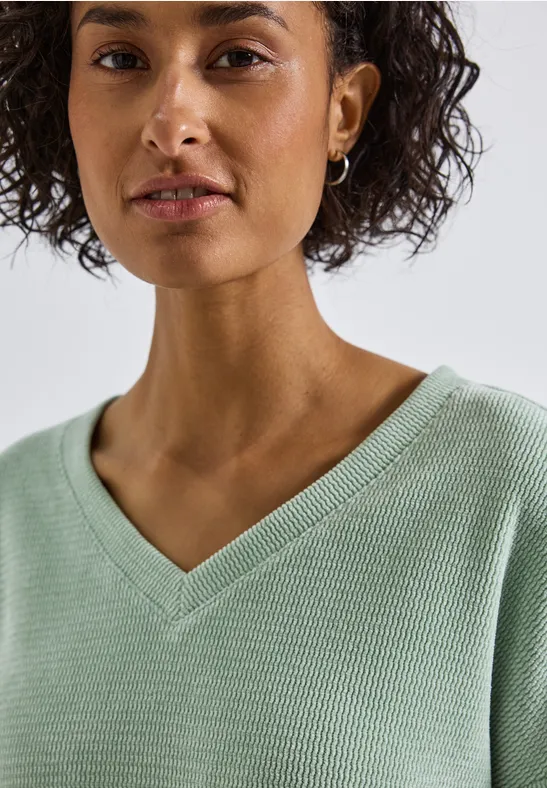 Knus shirt met V-hals serene green