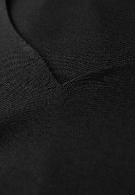 T-shirt avec encolure en cœur Black