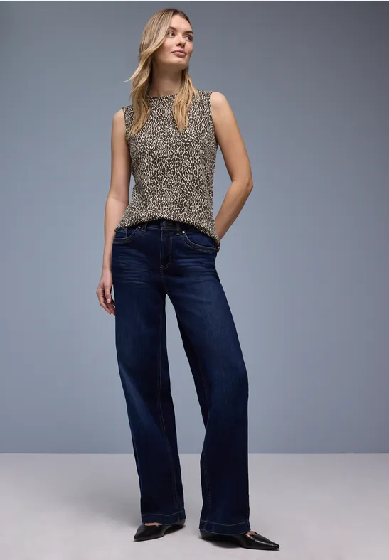 Top Leo molten earth