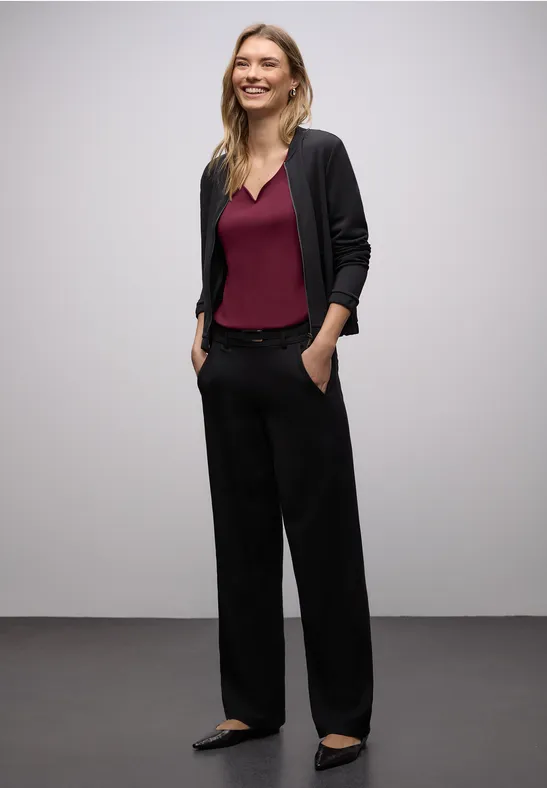 T-shirt avec encolure en cœur truffle red