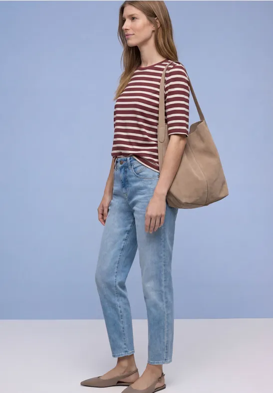 Kurzarm T-Shirt mit Streifenmuster truffle red