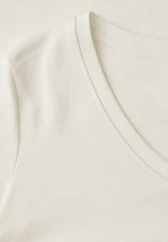 Basic T-Shirt mit V-Neck in Unifarbe off white