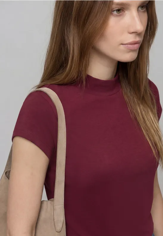 Basic Shirt mit Turtle Neck truffle red