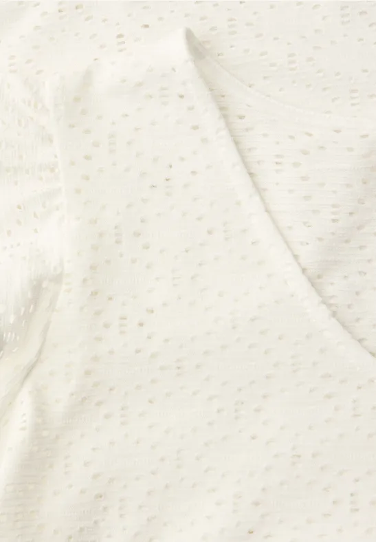 Top mit V-Neck und Lochspitze off white