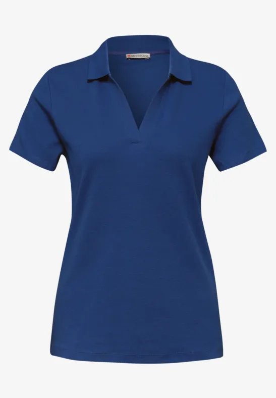 Polo femme bleu à manches courtes, col classique et encolure en V, style raffiné.