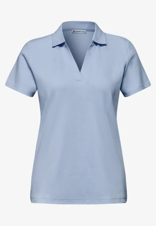 Polo femme bleu clair à manches courtes et col en V